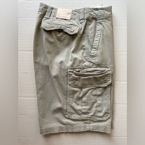 GAP cargo men shorts size 36